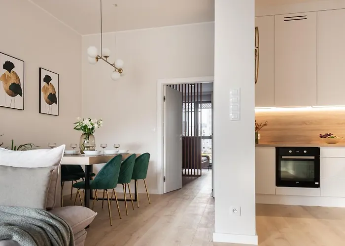 Flatbook - Center Premium Granaria アパート