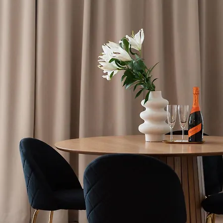 Flatbook - Center Premium Granaria Apartman Gdańsk